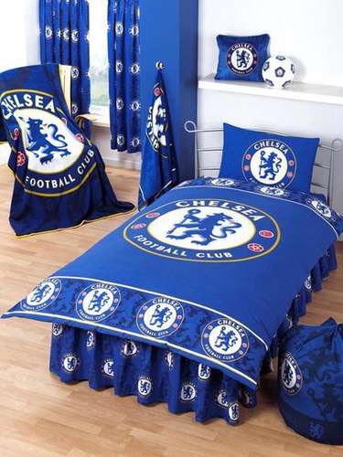Am a mother, businesswoman, a football fan and a part time volunteer.