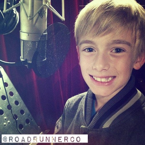 co Lyrics writter and Synthesizer for @RoadrunnerOffic song writter.  We also support @JohnnyOSings