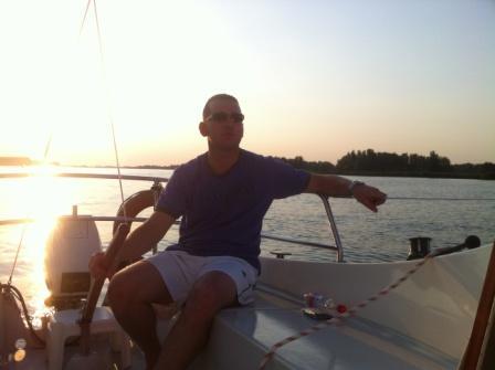 leovanberchum's profile picture. Echtgenoot | Vader | Senior Technician @ Johnson Controls | Watersporter