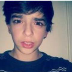 Gwen_rfnn's profile picture. La lune est habitée, la preuve ca y est allumé tout les soirs.