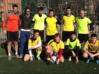 Twitter oficial de Domingueros C.F.
No tenemos ni valors ni humildat. Equipo amigo de @Real_Suciedad_