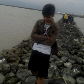 shuthree's profile picture. 