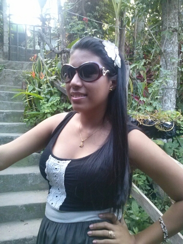 soy tan feliz desd el 28/09/2011 sigueme y yo te sigoo :)