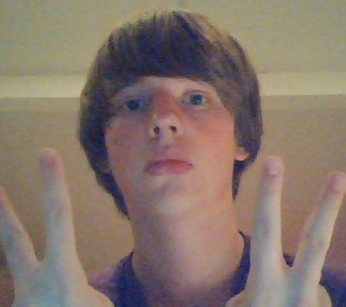 18 jaar | #vlier | #5havo | #voetbal | #skrillex | #beatles | #computeren |