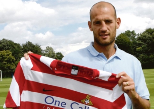Doncaster rovers! Tweet me for a follow back :) want some football banter rovers fan or not, click follow! #twitter92