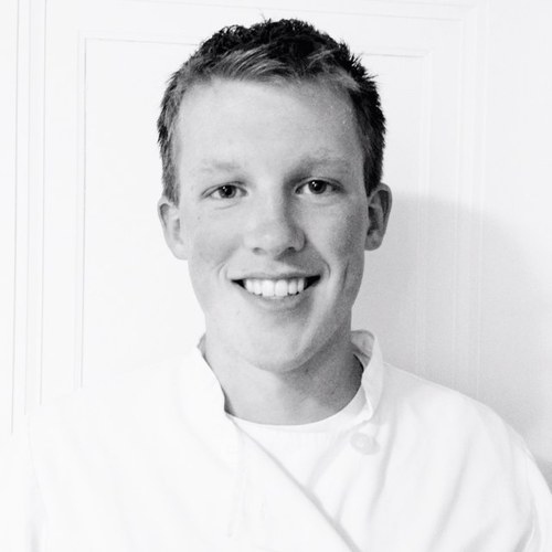 Chef at Revé 324, Twins Fan, Husband of a beautiful wife.
