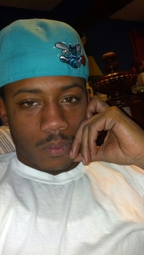$M.O.B$ ...Put yo money 2 da front ..bitches 2 bck ...niggas 2 da side ....an u keep it like dat$$ #GradeA #MrFuckYoBitch