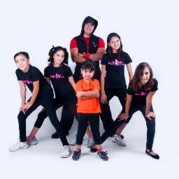 un grupo de instructores certificados con una energia y entusiasmo que solo el baile nos puede dar. ESTAMOS EN BOCA DE TODOS