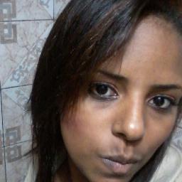 Sou simples, objetiva, odeio gente falsa, e sempre corri atrás dos meus sonhos, dos meus objetivos, nunca gostei de ficar esperando por ninguém... 
#Essasoueu
