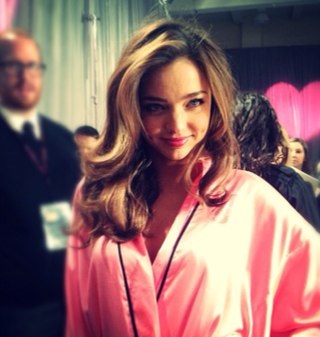 JessieBlakeEPA's profile picture. Jessie Blake||16||Can change your emotions and can read minds|| Very nice, can be mean at times and cheerleader||