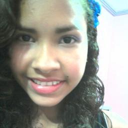 Gosto de aventuras, vivo o perigo,não desperdiço minhas oportunidades e amo a vida.........
Ass:Ana Clara