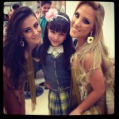 Só a Larissa Manoela se tiver outro nome com o meu nome Lari.. e fake eu so a de verdade ñ acredite em outros!!!