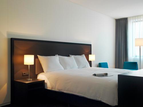 Golden Tulip Parkstad Zuid-Limburg is een 4-sterren hotel aan het Parkstad Limburg Stadion te Kerkrade.