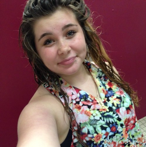 Im a fun crazy person and mad chill ..(: I alsoo lovee jerkin even thoe I dont do It I deaff support it but add me on fb ( Tana gyenis)