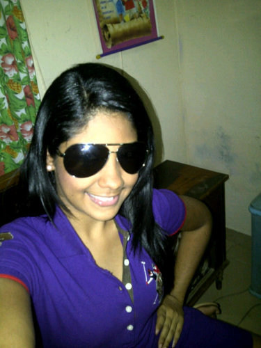 Estudiante de la ☺UTP.Tengo 21 años.I♥my mom,sister and mi pequeña y hermosa mascotita Roxy.Me gusta mucho salir y divertirme.