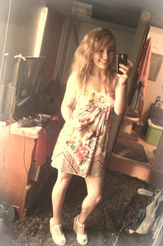 Jaee((:((MAY'10))#BEAUTIFUL#HELLOKITTY'3 Boo'THANG#Nicki'Minaj#Peircings#Tatoos(;Nice;Sweet;FUNN^-^