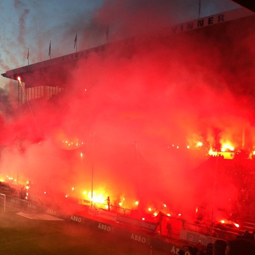 Agerar chaufför åt diverse fd Råsundafetton. Obesegrad som chaufför. #27