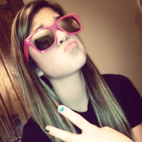 Shelby.✌.
•SOFTBALL is my life! 
•dance&track are my thing