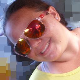 enquanto vc sobe e arrasa!
eu desco e te humilho!
invejosa e recalcada pra mim é igual barata,nao tenho medo,tenho nojo!!! ;-)