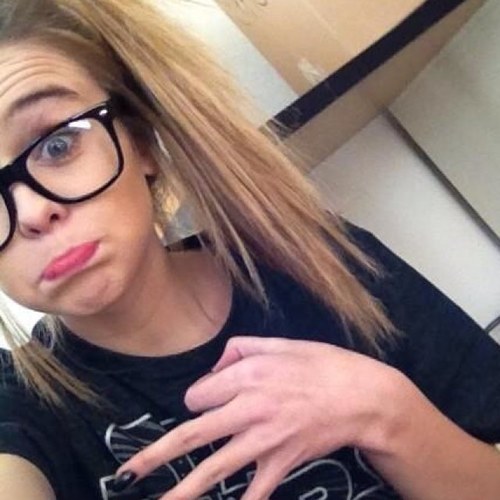 Acacia Brinley (AcaciaBrinleyss) Twitter