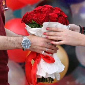 أسعد من تحب ♥ بوضع الكلام الذي تريد ان تقوله له دون ان يعلم والاكاونت تبع الشخص ♥