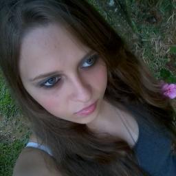 estudante, pisciana, 14 anos...
