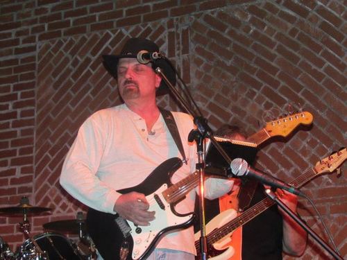 Guitarist, , Patriot.  Proudly American, Southern, and Conservative.   For God and Country !   Trump Vance 24  IFB Patriots