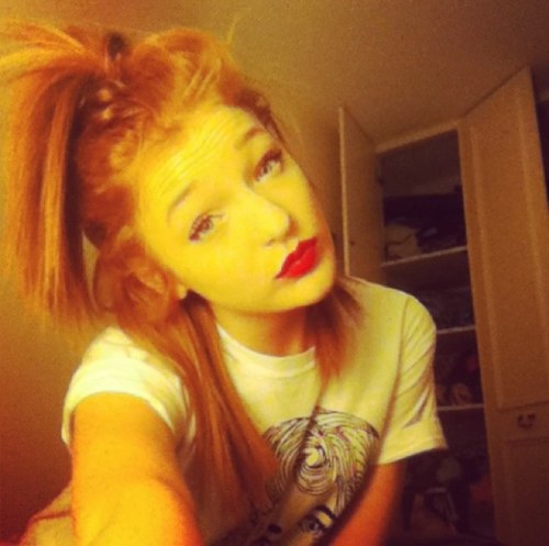 MossRuby's profile picture. slap hoes and eat chicken nuggets