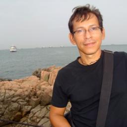 Alberto is Associate professor of Theatre Studies at York University. Originally from Nicaragua, his artistic/academic work explores performance and politics.