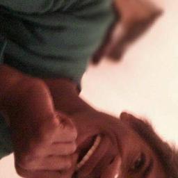 :: + Não sou nenhum fodão mas , também não sou lezado , meu estilo é diferente , normalmente copiado tudo bem que eu não inventei esse jeito de viver .