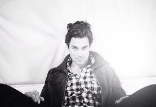 I only want you to see my favorite part of me and not my ugly side. Its dark. I look for @FallenRoseBelle to light my heart. #DestructiveDisney 18+MC RP