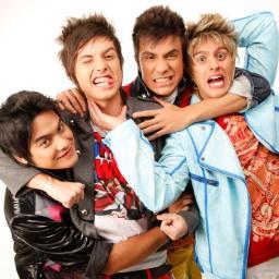 Amor verdadeiro não é aquele que queremos sentir e sim o que sentimos sem querer. Fc criado em 16/10/2010.