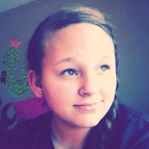 Samantha Danielle Castellucio:) I'm 14 and loving it!♡ Im Italian and very smiley:):) my instagram is @that_one_girl_sam