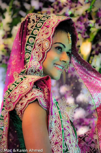 fun,fearless, female.i dont plagiarise often! Promise!!Cricket fanatic and irrepressible chatterbox!!
