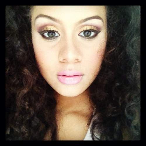 Rohini_ro12's profile picture. 