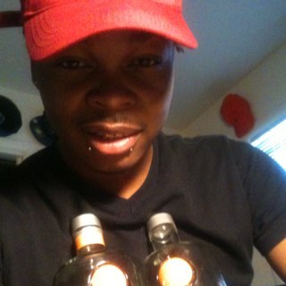 Follow me & my Lil cuzzo @Cirocboyy18 and @DeAnnaDashae she a lil crazy!