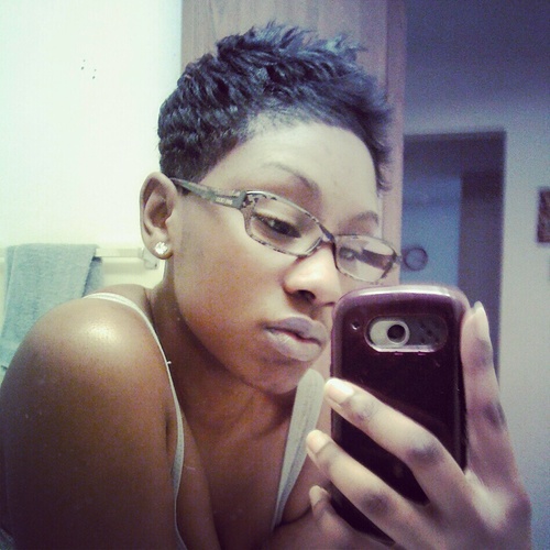 Dark_n_Hott's profile picture. follow me I follow back ;)