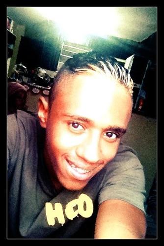 Louka pelo
2D MC Amoo Muitto ele 
Eternamente Dedezetti