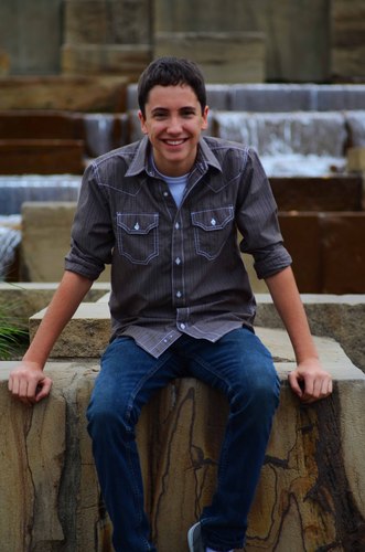 Vente_Grove's profile picture. Bass?...yes i play the bass. Design?...yes i do design. Bass and Design?...yes i live life.