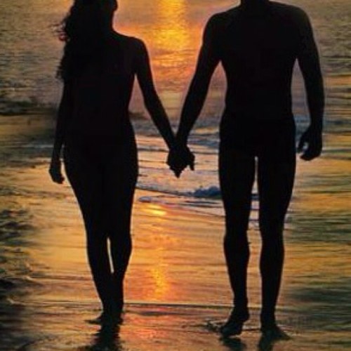 Voy a hablar sobre lo malo y bueno del amor. Si te gustan o te identificas con mis tweets retwittea o dale fav.