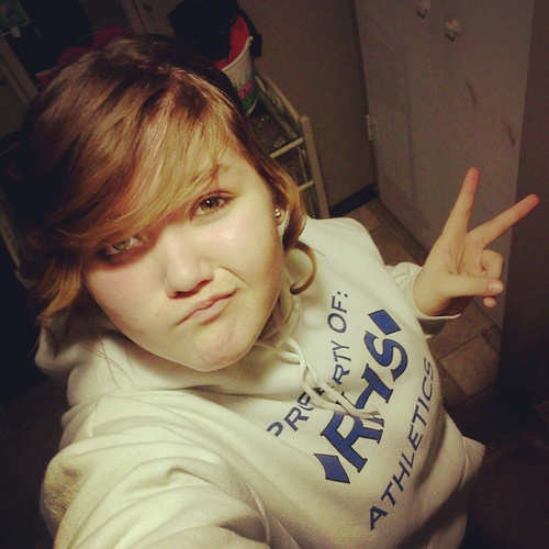 Hey, my name is Shania Lewis and i love One Direction especially Harry Styles!!!(: i am also a fan of Justin Bieber!!(: