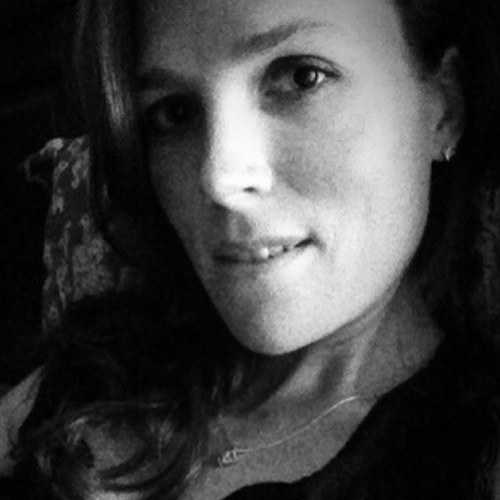 Play. Write. Explore. Run. Bike. Live. 🚲
Amateur Film Review Writer 🎬
Freelance Graphic Designer