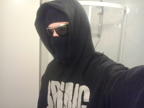 hey my name is scar i am one of the singers of UNDEAD NIGHTMARE. http://t.co/bX63LlCoyh