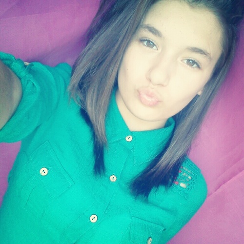 Instagram:  Lakilee follow me (:
