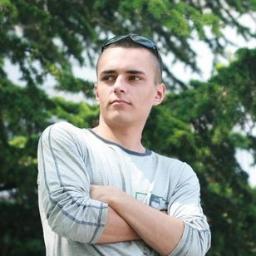 Работаю интерном в больнице, будущий терапевт, а может быть даже главврач )))
