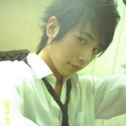 Dicky Farez Daniel . 17y/o . Follow me or not ? that your problem guy . no need more follower , but need more friend . right ??