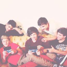 ngaku fans 1D? follow kita, banyak kuis, info terbaru, foto terbaru dll serba 1D. thanks