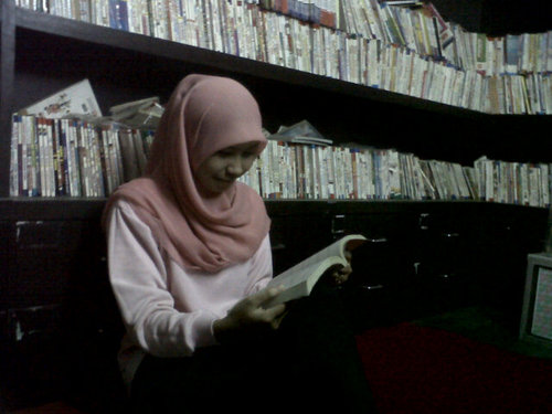 kincesays's profile picture. love doesn't make the world go round, but love is what makes the ride worthwhile