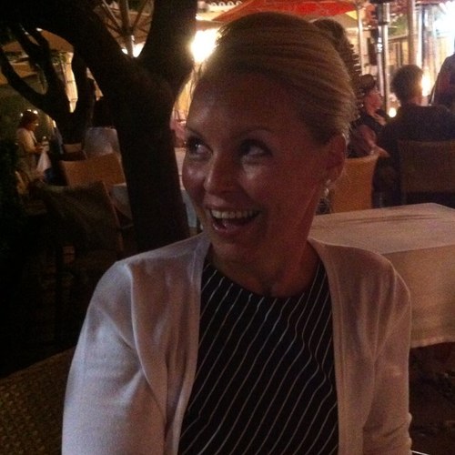 MariettePostma's profile picture. Eigenaar Make-upDate Styling, hair & make-up artist, houdt van koken en rommelmarkten.