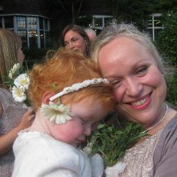 Married to lazy but lovely Ben, Mum of a 13 year old gorgeous ginger, loves arsenal, reading, friends and fam